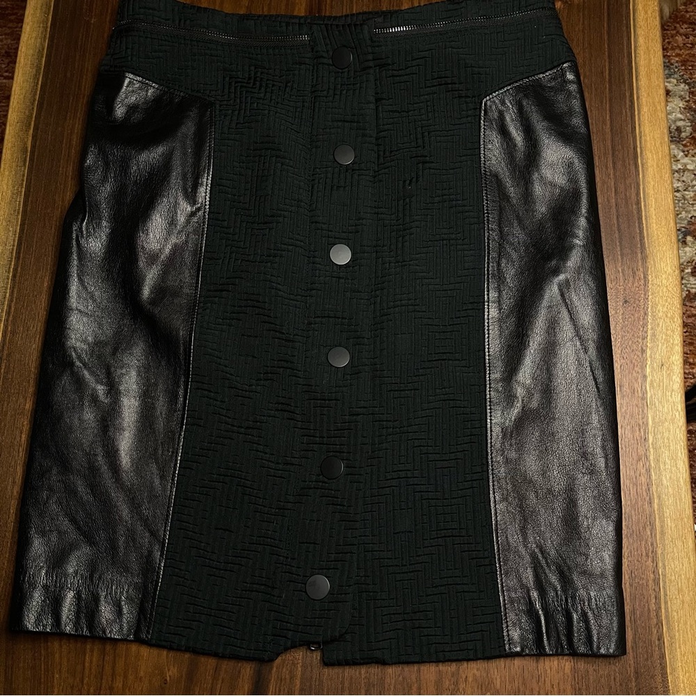 Etcetera Black Leather & Textured Panel Skirt – Size 6 Like New